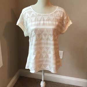 White patterned Skies are Blue blouse. Size M.